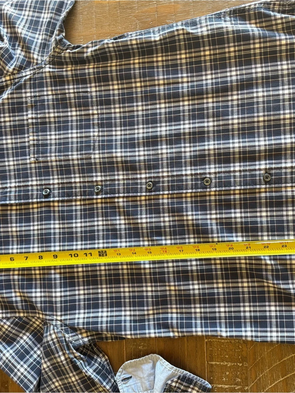 Banana Republic Men's Navy and White Plaid Button-Down Shirt